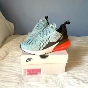 Women’s air max 270 size 5.5